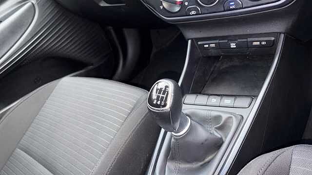 Hyundai i20 1.0T GDi 48V MHD SE Connect 5dr Petrol Hatchback